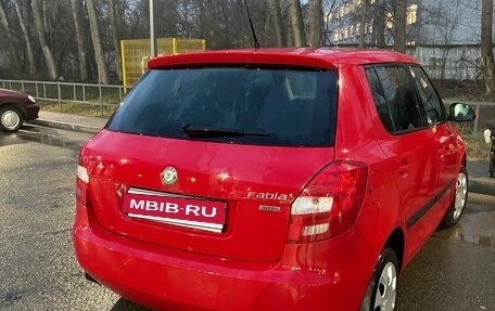 Skoda Fabia II, 2010 год, 555 000 рублей, 3 фотография