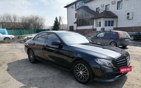 Mercedes-Benz E-Класс, 2017 год, 1 750 000 рублей, 4 фотография