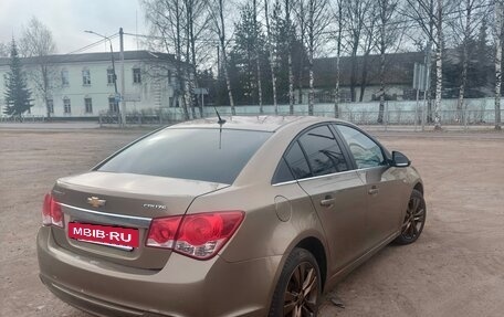 Chevrolet Cruze II, 2013 год, 700 000 рублей, 2 фотография