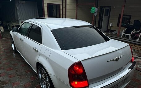 Chrysler 300C II, 2004 год, 720 000 рублей, 3 фотография