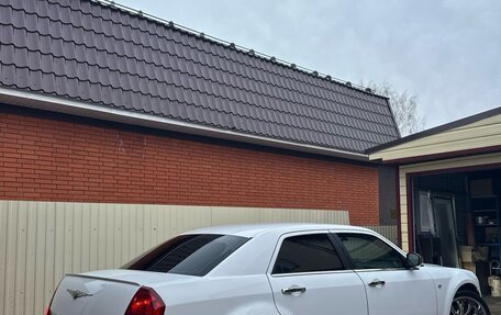 Chrysler 300C II, 2004 год, 720 000 рублей, 2 фотография