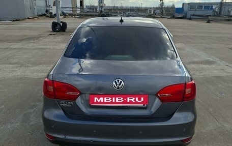 Volkswagen Jetta VI, 2014 год, 730 000 рублей, 2 фотография