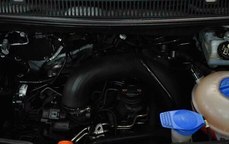 Volkswagen Multivan T5, 2012 год, 2 395 000 рублей, 13 фотография