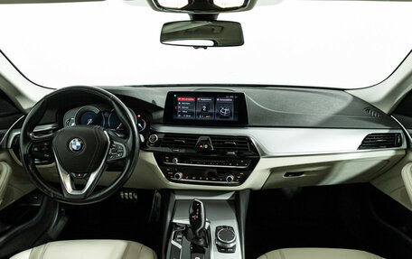BMW 5 серия, 2018 год, 2 945 000 рублей, 13 фотография