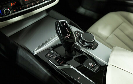 BMW 5 серия, 2018 год, 2 945 000 рублей, 21 фотография