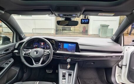 Volkswagen Golf VIII, 2023 год, 2 090 000 рублей, 7 фотография