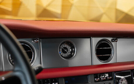 Rolls-Royce Phantom VII рестайлинг, 2010 год, 28 000 000 рублей, 10 фотография