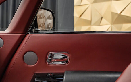 Rolls-Royce Phantom VII рестайлинг, 2010 год, 28 000 000 рублей, 11 фотография