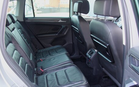 Volkswagen Tiguan II, 2016 год, 2 600 000 рублей, 4 фотография