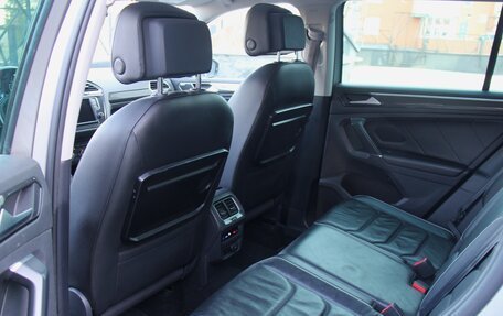 Volkswagen Tiguan II, 2016 год, 2 600 000 рублей, 2 фотография