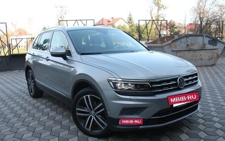 Volkswagen Tiguan II, 2016 год, 2 600 000 рублей, 17 фотография