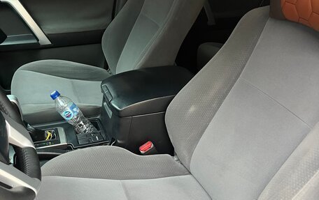 Toyota Land Cruiser Prado 150 рестайлинг 2, 2012 год, 2 690 000 рублей, 10 фотография