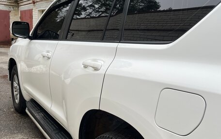 Toyota Land Cruiser Prado 150 рестайлинг 2, 2012 год, 2 690 000 рублей, 7 фотография