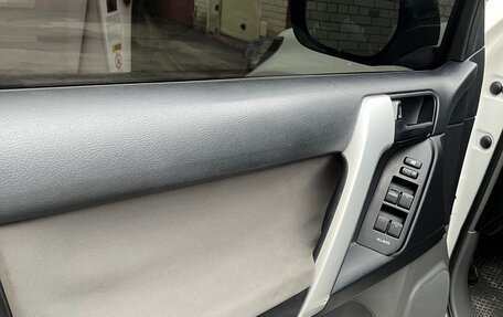 Toyota Land Cruiser Prado 150 рестайлинг 2, 2012 год, 2 690 000 рублей, 12 фотография