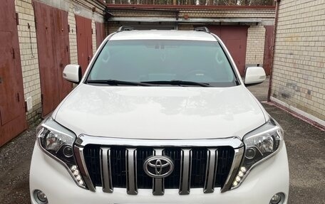 Toyota Land Cruiser Prado 150 рестайлинг 2, 2012 год, 2 690 000 рублей, 3 фотография