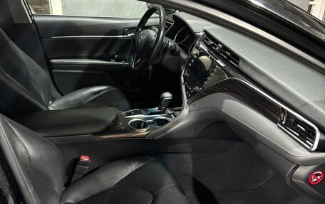 Toyota Camry, 2018 год, 2 950 000 рублей, 5 фотография