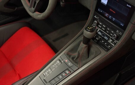 Porsche 718 Spyder, 2024 год, 28 000 000 рублей, 13 фотография