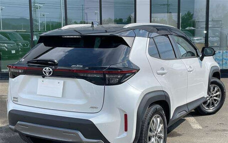 Toyota Yaris Cross, 2023 год, 1 590 000 рублей, 5 фотография