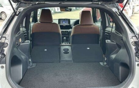 Toyota Yaris Cross, 2023 год, 1 590 000 рублей, 11 фотография