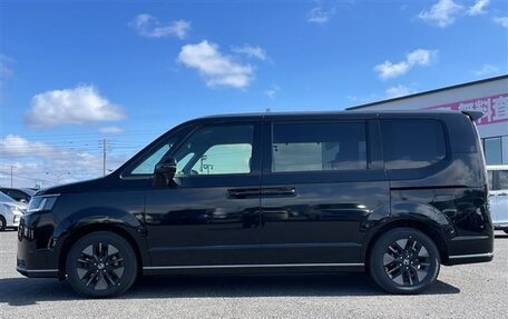 Honda Stepwgn, 2023 год, 1 930 000 рублей, 7 фотография