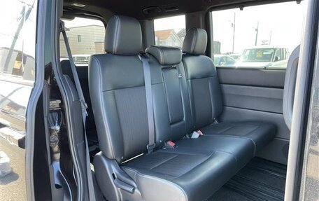 Honda Stepwgn, 2023 год, 1 930 000 рублей, 14 фотография