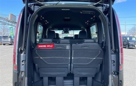 Honda Stepwgn, 2023 год, 1 930 000 рублей, 18 фотография