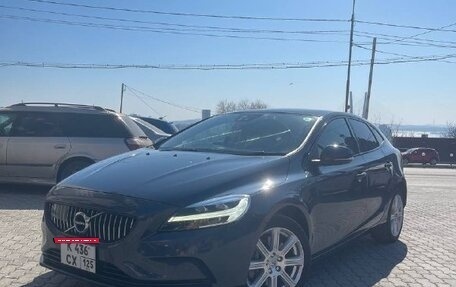 Volvo V40 II рестайлинг, 2019 год, 1 200 000 рублей, 3 фотография