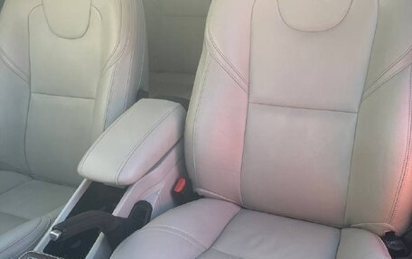 Volvo V40 II рестайлинг, 2019 год, 1 200 000 рублей, 20 фотография