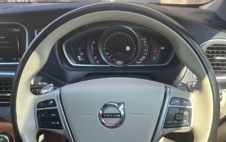 Volvo V40 II рестайлинг, 2019 год, 1 200 000 рублей, 38 фотография