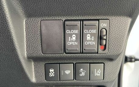 Honda Freed II, 2022 год, 1 350 000 рублей, 7 фотография