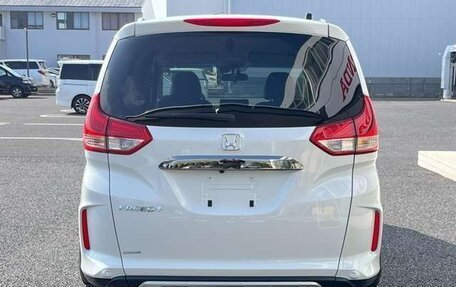 Honda Freed II, 2022 год, 1 350 000 рублей, 4 фотография