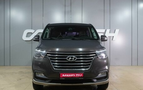 Hyundai Grand Starex Grand Starex I рестайлинг 2, 2019 год, 4 849 000 рублей, 3 фотография