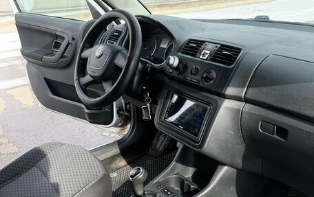 Skoda Fabia II, 2010 год, 400 000 рублей, 13 фотография