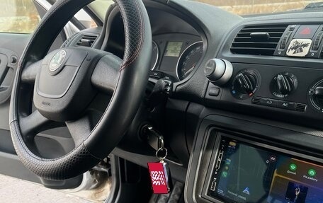 Skoda Fabia II, 2010 год, 400 000 рублей, 14 фотография