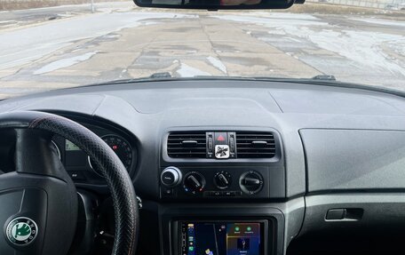 Skoda Fabia II, 2010 год, 400 000 рублей, 28 фотография