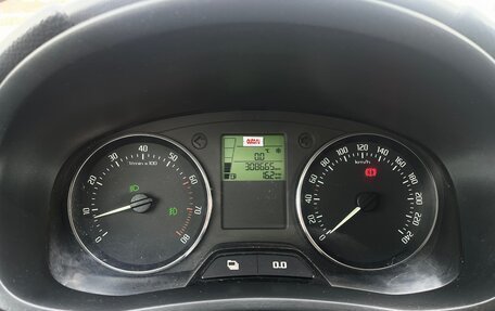 Skoda Fabia II, 2010 год, 400 000 рублей, 37 фотография