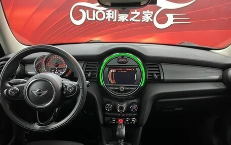 MINI Clubman, 2018 год, 1 590 002 рублей, 16 фотография