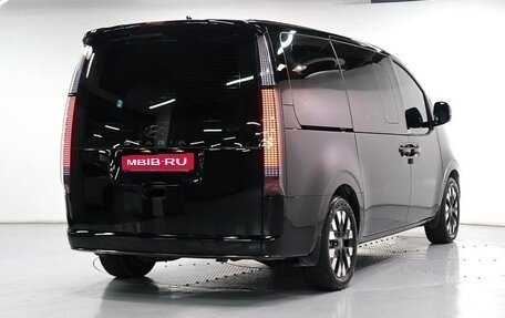 Hyundai Staria, 2024 год, 5 070 000 рублей, 7 фотография