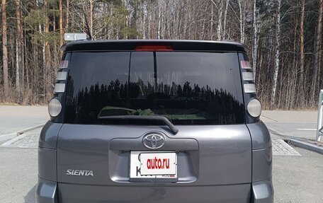 Toyota Sienta I, 2009 год, 670 000 рублей, 5 фотография