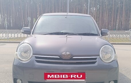 Toyota Sienta I, 2009 год, 670 000 рублей, 3 фотография