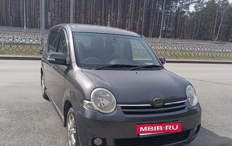 Toyota Sienta I, 2009 год, 670 000 рублей, 2 фотография