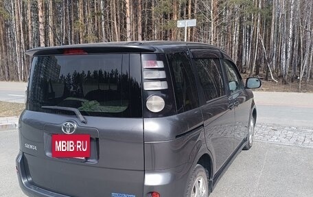 Toyota Sienta I, 2009 год, 670 000 рублей, 6 фотография