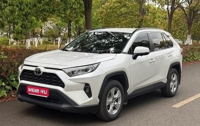 Toyota RAV4, 2024 год, 3 950 000 рублей, 1 фотография