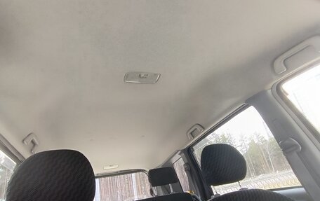 Toyota Sienta I, 2009 год, 670 000 рублей, 15 фотография