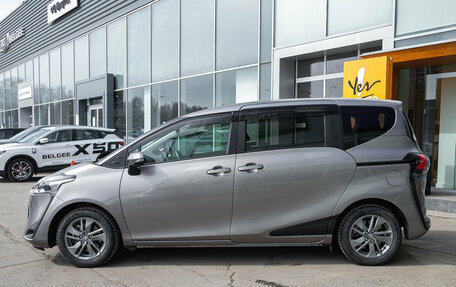 Toyota Sienta II, 2021 год, 1 533 000 рублей, 10 фотография