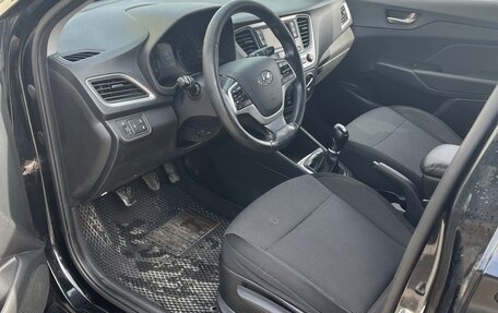 Hyundai Solaris II рестайлинг, 2018 год, 1 180 000 рублей, 7 фотография