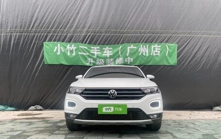 Volkswagen T-Roc I, 2022 год, 2 724 000 рублей, 1 фотография