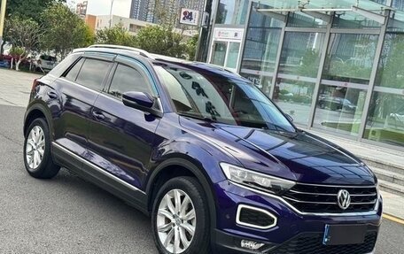 Volkswagen T-Roc I, 2019 год, 1 516 000 рублей, 3 фотография