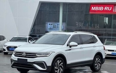 Volkswagen Tiguan II, 2023 год, 2 768 000 рублей, 1 фотография