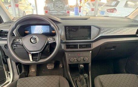 Volkswagen T-Cross I, 2023 год, 1 414 000 рублей, 6 фотография